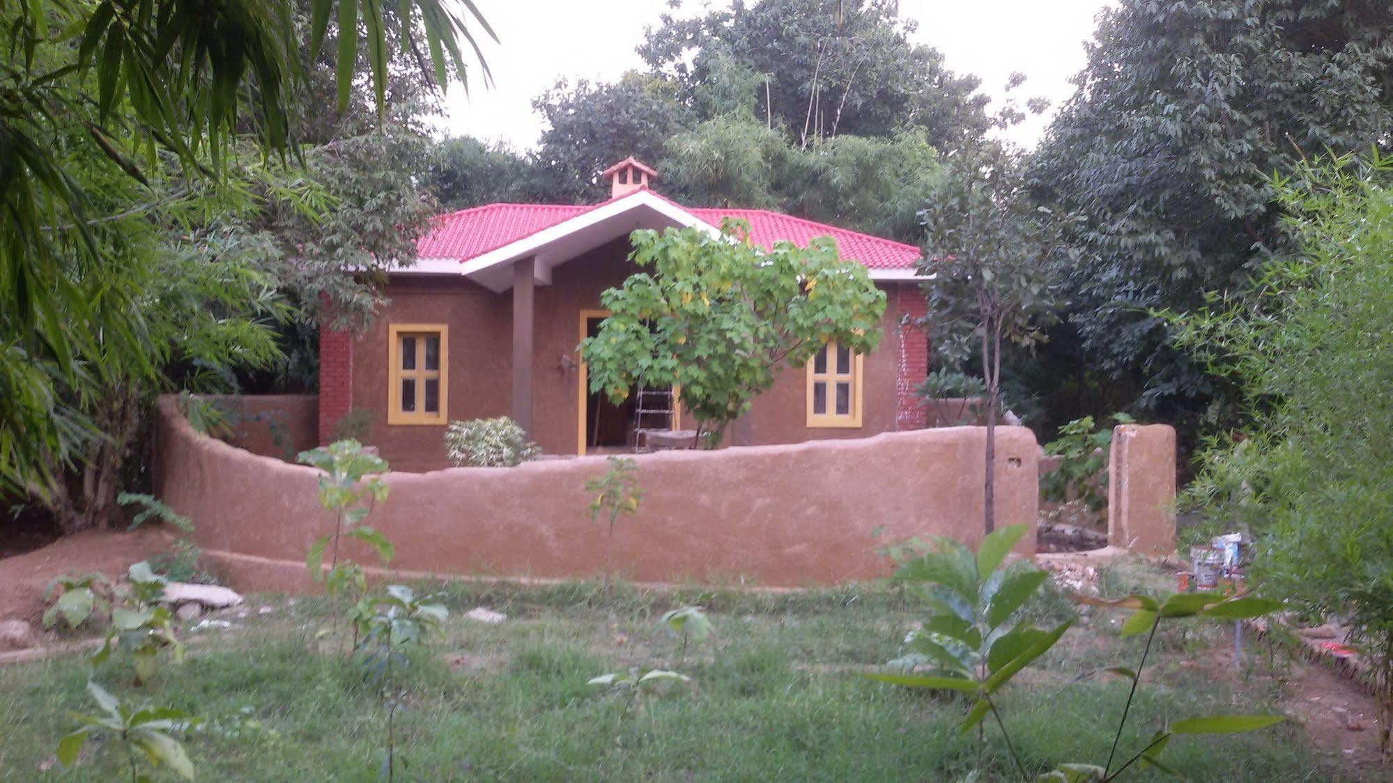 Lemon Tree Wildlife Resort, Bandhavgarh Tāla 외부 사진