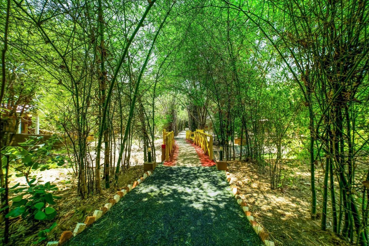 Lemon Tree Wildlife Resort, Bandhavgarh Tāla 외부 사진